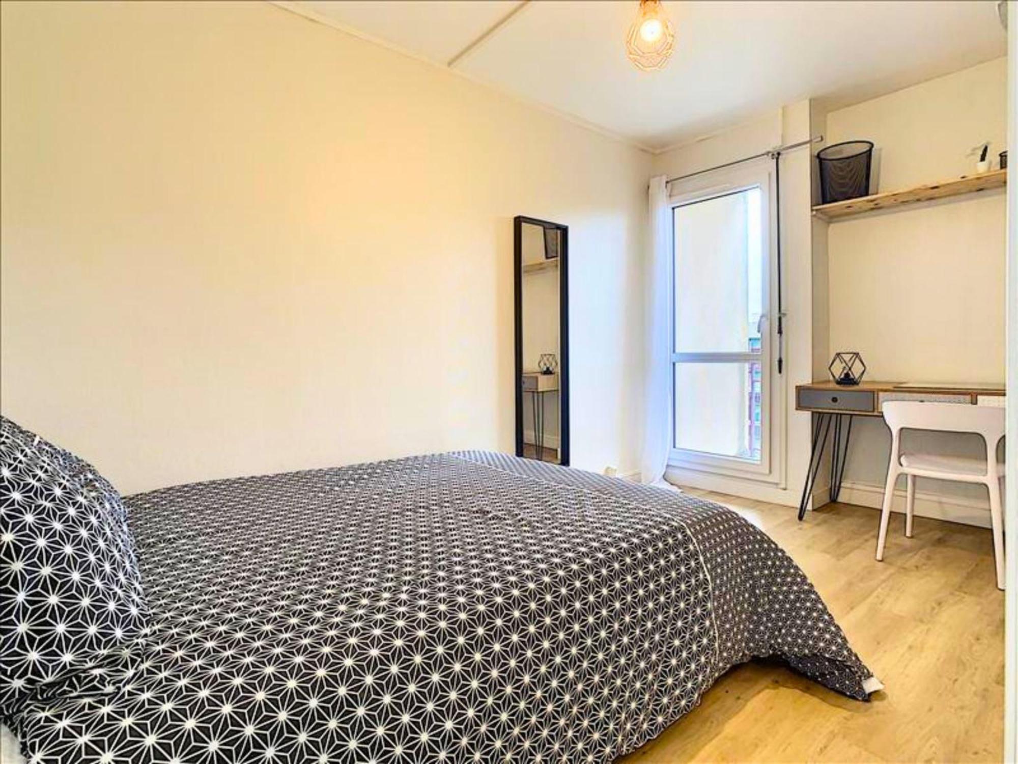 Ideal Groupe - Grands Espaces - 4 Chambres - Parking Gratuit - Proche Centre, Gare & Transports - Wifi - Offre Special De Reduction Jusqu'A -50 Le Mans Eksteriør bilde